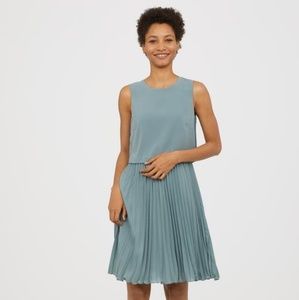 H&M Blue Pleated dress